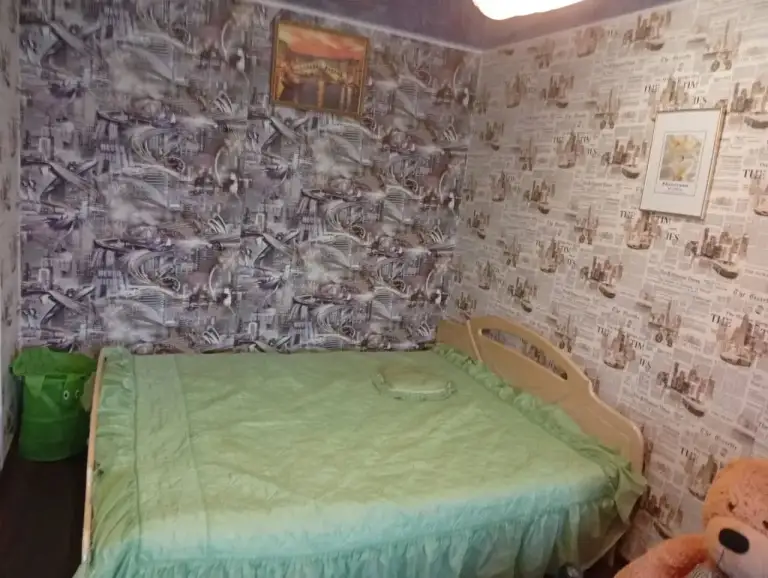 3К. Квартира — кировский район, лидиевка, ул. Логановского

Общая площадь — 57,5 кв. М.
Этаж: 4/4

Тёплая неугловая квартира в кирпичном доме. Новые межкомнатные двери, раздельный санузел, интернет, кондиционер. Вода по графику, в доме установлен насос.

В доме есть продуктовый магазин. В шаговой доступности поликлиника, аптека, школа и отделение псб. В комплекте сарай и погреб. Документы готовы. Торг.

— Стоимость: **3 500 000 ₽**

+7(949)105-35-35, Виктория - фотография - 8
