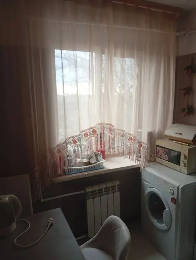 3К. Квартира — кировский район, лидиевка, ул. Логановского

Общая площадь — 57,5 кв. М.
Этаж: 4/4

Тёплая неугловая квартира в кирпичном доме. Новые межкомнатные двери, раздельный санузел, интернет, кондиционер. Вода по графику, в доме установлен насос.

В доме есть продуктовый магазин. В шаговой доступности поликлиника, аптека, школа и отделение псб. В комплекте сарай и погреб. Документы готовы. Торг.

— Стоимость: **3 500 000 ₽**

+7(949)105-35-35, Виктория - фотография - 2