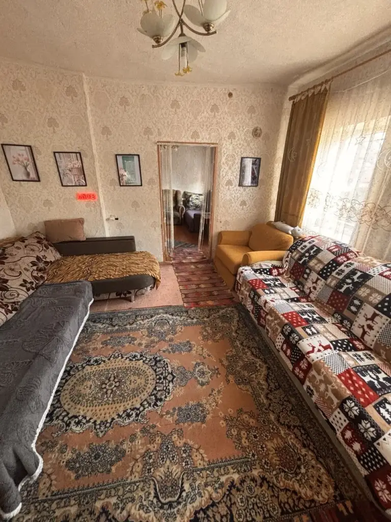 Продажа дома с газом в центрально-городском р-не (31- линия), 75 м2 общая;
- Одноконтурный котел, колонка;
- Ванная и санузел в доме;
- Окна пластиковые.
Жилое состояние, частично с мебелью.
Участок 5 соток (не приватизирован). Документы готовы. Рядом остановка, школа, магазин. +79493895347,
+79494868504 (Феникс)
+79490919571 (Миранда), ан. - фотография - 3
