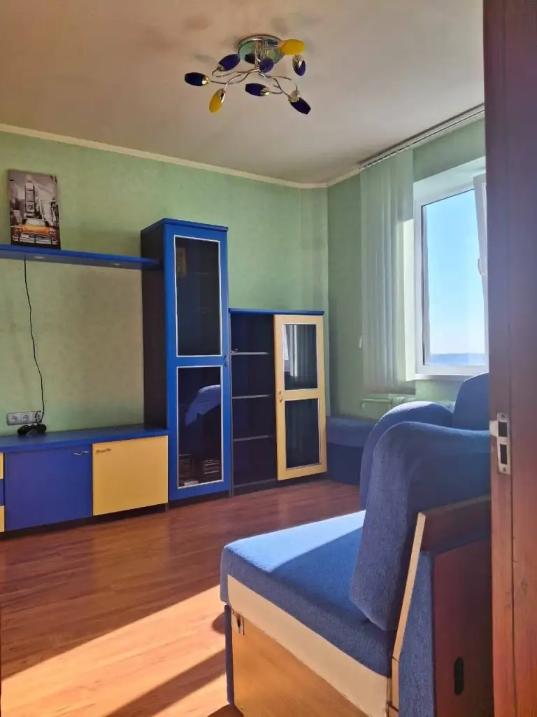 3К. Квартира — киевский район, киевский исполком
Общая площадь — 70 кв. М.
Этаж: 10/10
Квартира в хорошем жилом состоянии, с мебелью и техникой. Установлены два накопительных бака.
— Стоимость: **3 500 000 ₽**
+7(949)105-35-35, Виктория - фотография - 1