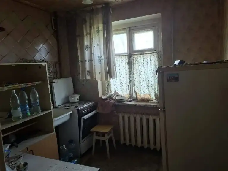 2К. Квартира — буденновский район, ул. Независимости, 3
Общая площадь — 50 кв. М.
Этаж: 6/9

Сдаётся двухкомнатная квартира в буденновском районе. В квартире есть бойлер. Вода подаётся по графику, в доме установлен насос.

— Стоимость: **27 000 ₽**

+7(949)105-35-35, Виктория

2К. Квартира — гвардейка, ул. Черняховского

Общая площадь — 45,5 кв. М.
Этаж: 4/5

Тёплая неугловая квартира под ремонт. Поменяны трубы отопления и канализационная труба. Тихий район.

Рядом с домом находится магазин «пакет», недалеко — военкомат и автостанция. Остановка «хлебозавод» — маршрут автобуса №102, остановка «военкомат» — маршрут №19.

— Стоимость: **1 500 000 ₽** - фотография - 4