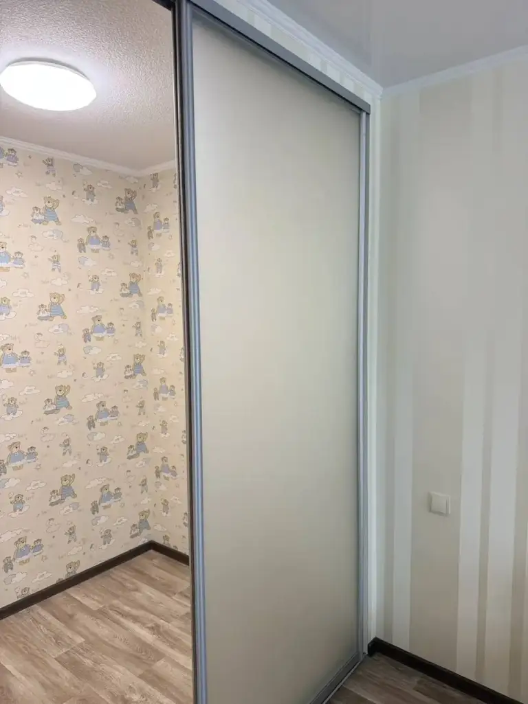 1К. Квартира — кировский район, ул. Бирюзова, 2
Общая площадь — 30,22 кв. М.

Квартира не угловая, окна металлопластиковые. Все трубы и коммуникации заменены, санузел совмещённый. Вода по графику.

Рядом находятся школа, детский сад, магазин и остановка общественного транспорта.

— Стоимость: **2 500 000 ₽**

+7(949)105-35-35, Виктория - фотография - 10