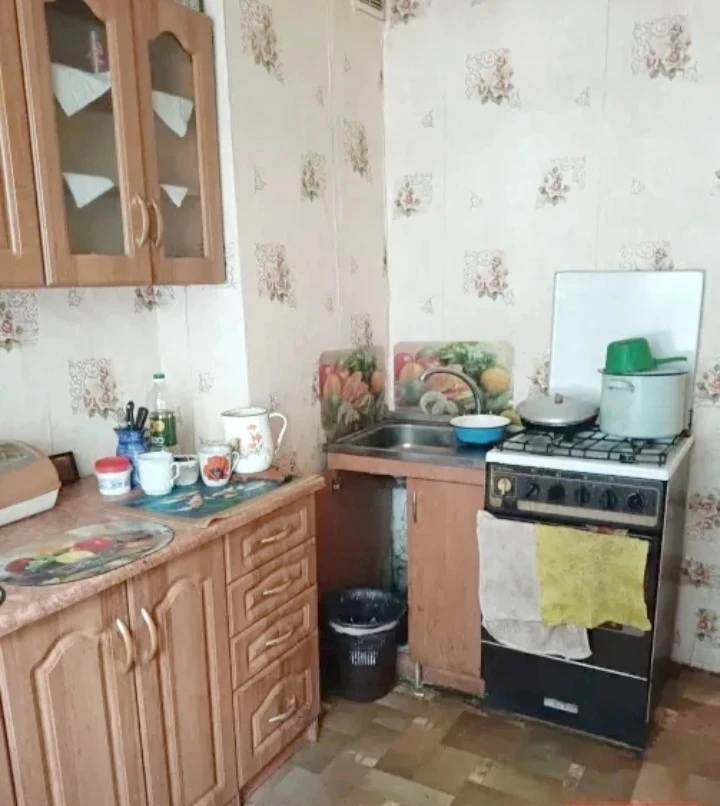 Продается отличная крупногабаритная 2-х комнтнатная квартира в калининском районе, пр. Красногвардейский. Рядом рынок покровский, храм, школа, супермаркеты, отличная транспортная развязка
1/9, Вода идет всегда
Лоджия со своим погребом
Комнаты раздельные
Санузел раздельный
Трубы новые
Есть большая кладовая
Состояние жилое
3500 000 Руб. Реальному покупателю торг
Документы готовы, прописанных нет, собственник в донецке
Звоните +79497939120, +79495436340 альбина ан - фотография - 2