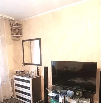 Продам 3-х комнатную квартиру в калининском районе, пр. Мира
1 Этаж 9-ти этажного дома, вода идет всегда.
Большая лоджия со своим оборудованным погребом
Квартира утеплена с фасада
Окна пластик
Высокий цоколь
Внутри заменены трубы, стояки
Установлен бойлер
5500 000 Руб. Торг реальному покупателю.
Документы готовы, показ в дневное время.
Звоните +79497939120 альбина ан - фотография - 11