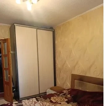 Продам 3-х комнатную квартиру в калининском районе, пр. Мира
1 Этаж 9-ти этажного дома, вода идет всегда.
Большая лоджия со своим оборудованным погребом
Квартира утеплена с фасада
Окна пластик
Высокий цоколь
Внутри заменены трубы, стояки
Установлен бойлер
5500 000 Руб. Торг реальному покупателю.
Документы готовы, показ в дневное время.
Звоните +79497939120 альбина ан - фотография - 7