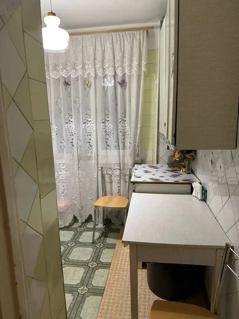 Продам 2-к квартиру б. Школьный. Ворошиловский район, рядом набережная и пр. Мира. 7 минут пешком до крытого рынка.
2/5, Вода есть
Теплая, окна пластиковые, балкон.
Кондиционер, стиральная машинка, мебель в комнатах.
Документы готовы, прописанных нет. Собственник на сделке
3800000 Руб. ,торг
Звоните 79497939120 альбина ан - фотография - 2