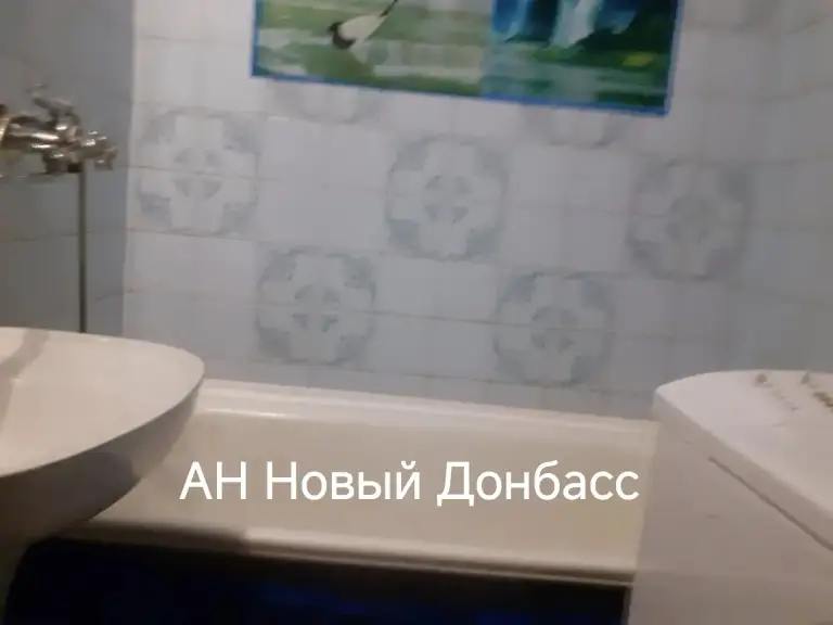 Продается 3 х комнатная квартира в донецке (кировский р-н, мкр-н текстильщик, ул. Островского)
Стоимость 4 900 000 руб.
Основные характеристики:
Этаж: 5/9 ( средний этаж).
Площадь: общая — 66 м², кухня — 9 м².
Планировка: светлые раздельные комнаты, раздельный санузел и две лоджии.
Преимущества локации:
Всё необходимое — в шаговой доступности: гимназии №92 и №33, детские сады №381 и №370, поликлиника №27, стоматология, аптеки, почта и конечная остановка транспорта.
Документы готовы к сделке.
Долгов нет.

По вопросам просмотра звоните:
📞 +7 (949) 327-98-90
📞 +7 (949) 364-07-27
Ан «новый донбасс» — полное юридическое сопровождение сделки. - фотография - 5