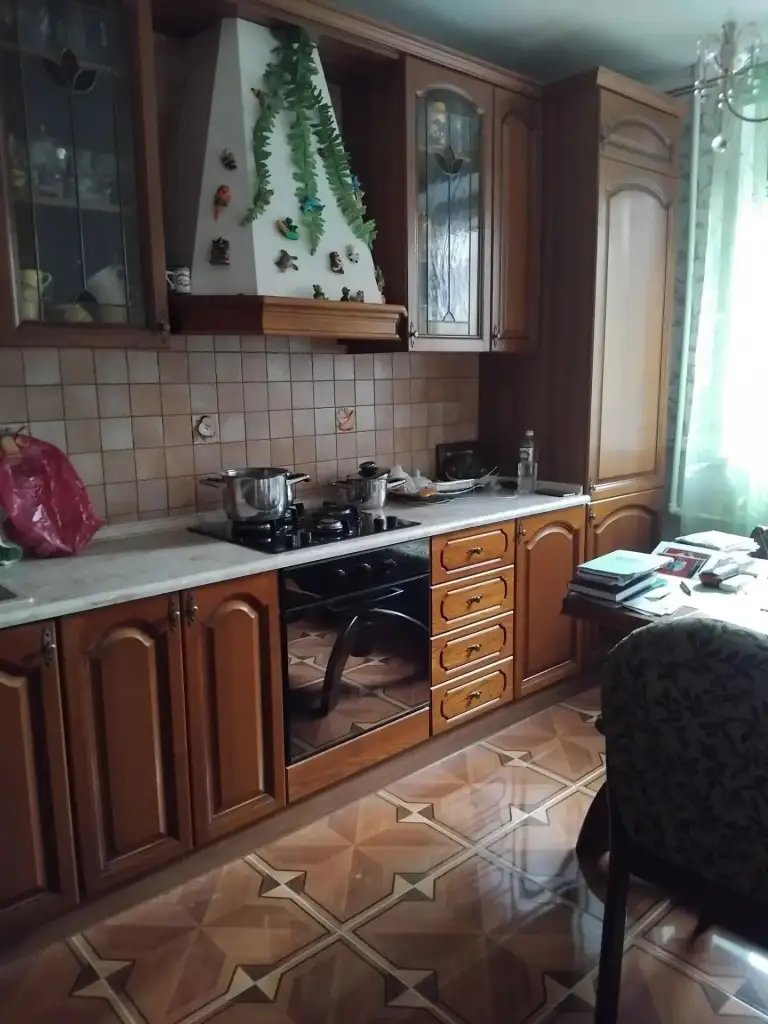 Продается просторная 2-комнатная квартира в самом центре донецка!
Это предложение для вас. Квартира расположена в ворошиловском районе, площадь ленина.
Основные характеристики:
Площадь: 85 м² (просторная кухня 12 м²).
Этаж: 4/8 (комфортный средний этаж).
Тип дома: новострой.
Преимущества:
Центр города. Вся инфраструктура в шаговой доступности: магазины, детские сады, лучшие места для отдыха.
Полное юридическое сопровождение сделки на всех этапах.
Цена: 12 800 000 рублей. Возможен хороший торг.
Звоните прямо сейчас! + 7 949 327 98 90
Ан «новый донбасс», наталья владимировна - фотография - 3