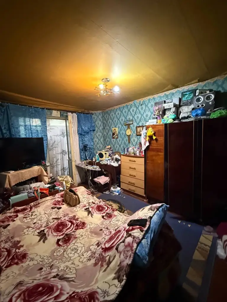 1К. Квартира — калининский район, б-р шахтостроителей / пр. Ильича

Общая площадь — 30,7 кв. М.
Этаж: 5/5

Дом во дворе. Квартира под ремонт.

— Стоимость: **1 700 000 ₽**

+7(949)105-35-35, Виктория - фотография - 3