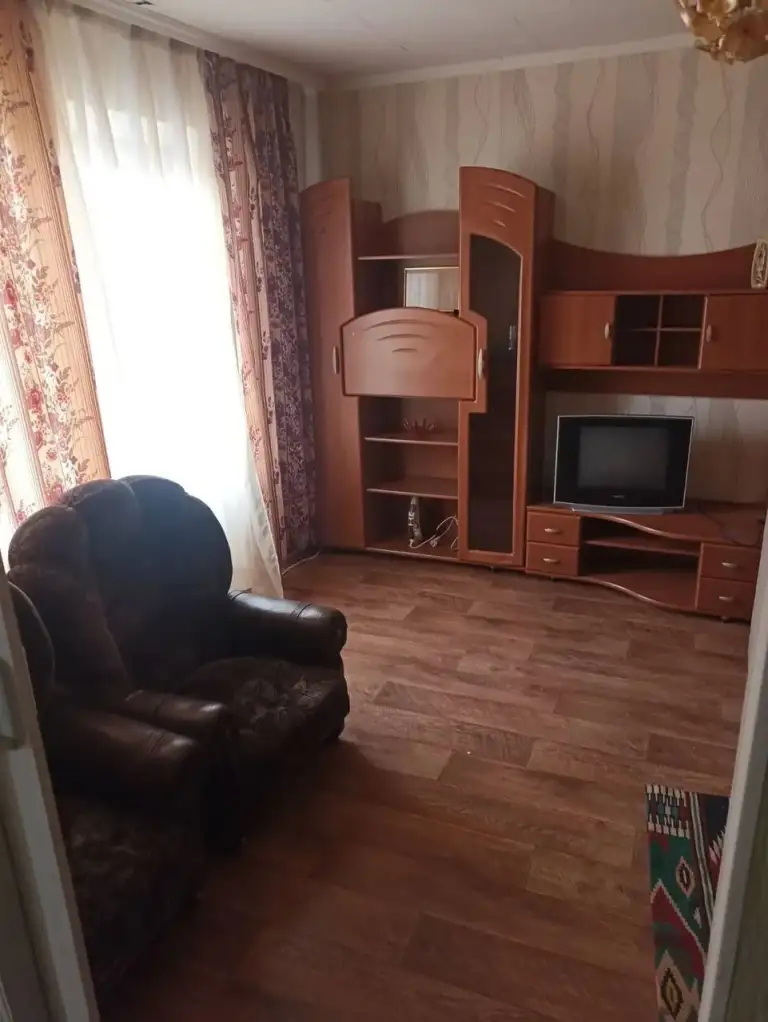 1К. Квартира — калининский район, ул. Кадиевская, 5

Общая площадь — 30 кв. М.
Этаж: 7/9

Квартира утеплена, установлен новый балкон. Вода подаётся стабильно по графику. Остаются бойлер и холодильник.

— Стоимость: **2 300 000 ₽**

+7(949)105-35-35, Виктория - фотография - 2