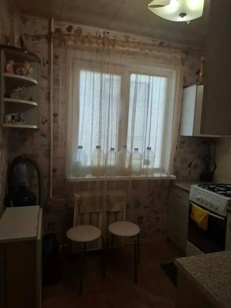 Аренда 1к. Квартира — калининский район, ул. 50-й гвардейской дивизии, 6
Общая площадь — 32 кв. М.
Этаж: 1/5
Пластиковые окна, кованые решётки. Вода подаётся чаще графика, напор хороший. Колонка.
Хорошее состояние, все есть.
— Стоимость: **15 000 ₽**
+7(949)105-35-35, Виктория - фотография - 2