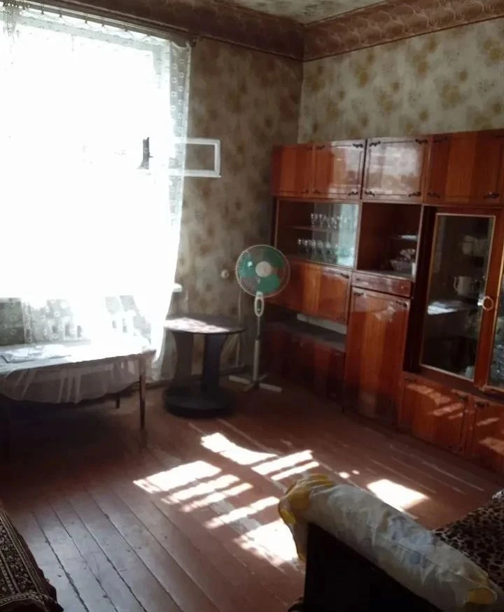 Продам 3- х комнатную в кировском районе, возле стадиона кировец, рядом бассейн, кировец, вода по графику, колонка газовая, комнаты раздельные, рядом магазины, школа, детский сад, остановки общественного транспорта, общая площадь 65 м2, просмотр возможен по вашему запросу, торг при просмотре, документы егрн, звоните для записи на просмотр. - фотография - 6