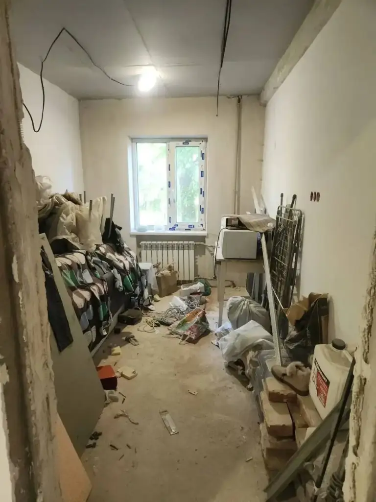 2К. Квартира — буденновский район, ул. Багратиона, 39
Общая площадь — 40 кв. М.
Этаж: 1/4

Квартира в кирпичном доме, высокий цоколь. Неоконченный ремонт. Полы с подогревом в кухне, ванной и коридоре.

Дом расположен во дворе. Под окнами есть небольшой садик с кустами смородины. Ориентир — майский рынок. Собственник в городе.

— Стоимость: **3 000 000 ₽**
+7(949)105-35-35, Виктория - фотография - 7