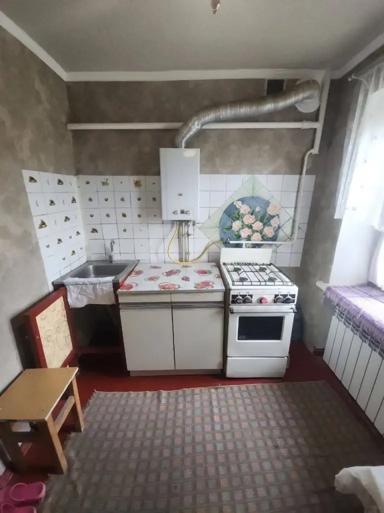 1К. Квартира — киевский район, ул. Челюскинцев, юности

Этаж: 1/5
Описание: продается однокомнатная квартира в киевском районе. Высокий цоколь, не угловая, дом кирпичный. Квартира пустая, в состоянии жилом. Выполнены замены отопления, труб и стояка.

— Стоимость: **2 300 000 ₽**
+7(949)105-35-35, Виктория - фотография - 1