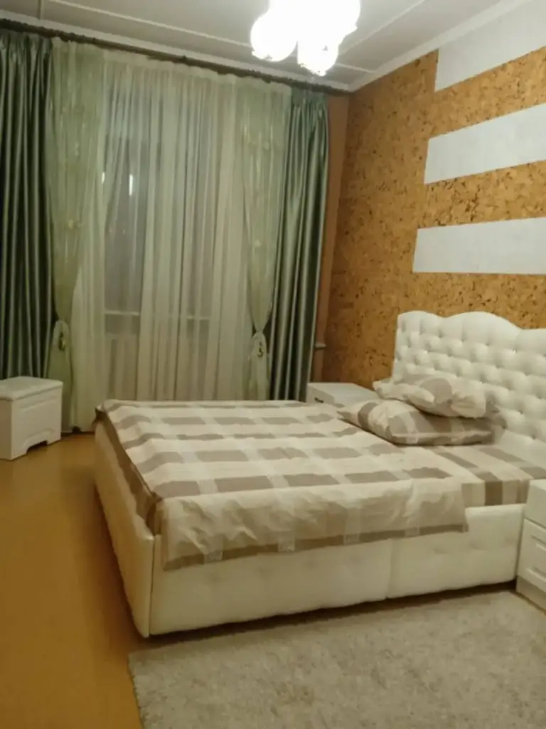 2К. Квартира — ворошиловский район, бульвар пушкина, 26
Этаж: 4/5
80 М2
В квартире есть вся необходимая бытовая техника и накопитель воды объёмом 1 тонна.
В стоимость включены стирка, уборка, смена постельного белья, а также стирка и глажка личных вещей.
— Стоимость: **80 000 ₽** + коммунальные услуги
+7(949)105-35-35, Виктория - фотография - 9