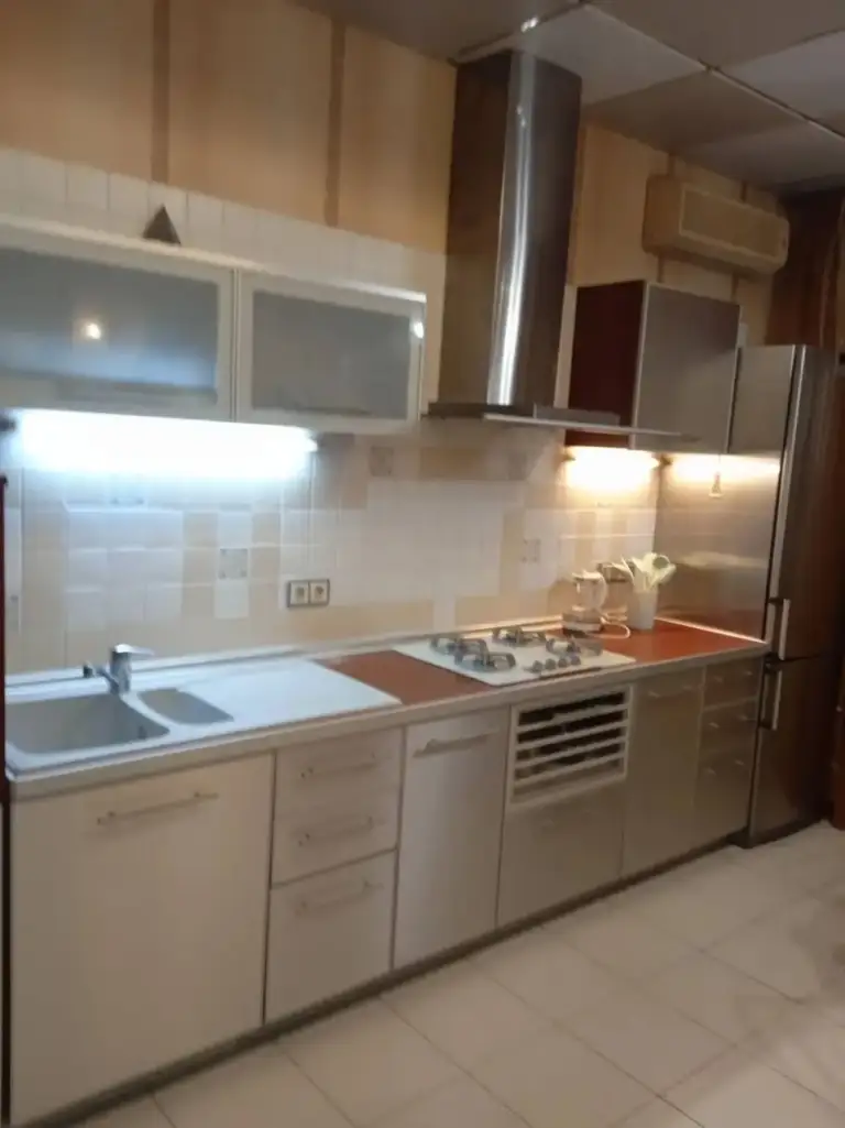 2К. Квартира — ворошиловский район, бульвар пушкина, 26
Этаж: 4/5
80 М2
В квартире есть вся необходимая бытовая техника и накопитель воды объёмом 1 тонна.
В стоимость включены стирка, уборка, смена постельного белья, а также стирка и глажка личных вещей.
— Стоимость: **80 000 ₽** + коммунальные услуги
+7(949)105-35-35, Виктория - фотография - 5