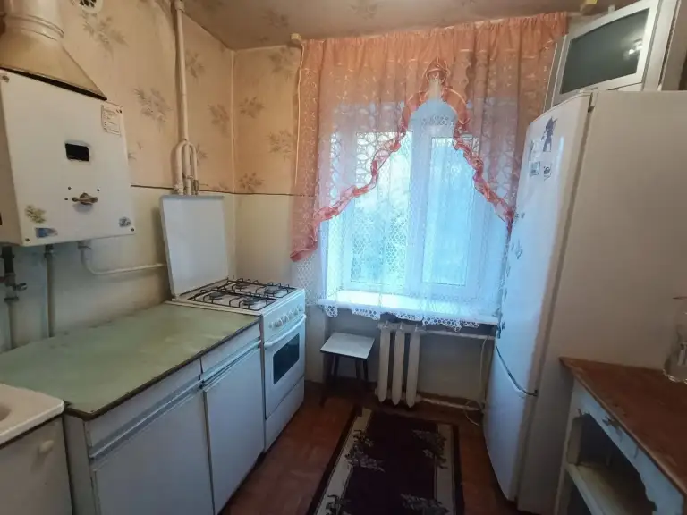Продам 1-комнатную квартиру, возле стадиона кировец, пл. Свободы, кировский район донецка.
Рядом магазины, детсад, школа, больница, спорткомплекс с бассейном, хорошая транспортная развязка. Площадь 30 м. Кв. , жилая 16 м. Кв. Квартира тёплая, не угловая, окна пластиковые, трубы пластик.
Удобный 3 эт. /4.
Цена 2,27 млн. Собственник в донецке. Больше фото по запросу.
☎☎ +7 949 336 13 92 - фотография - 3