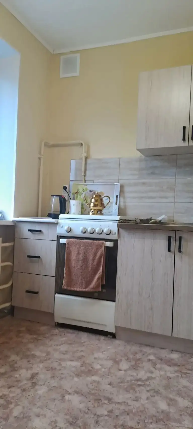 Продам 1-комнатную квартиру в отличном состоянии, на пл. Свободы, кировский район донецка.
Рядом дк франко, ск кировец, супермаркеты, детсад, школа, поликлиника, спорткомплекс с бассейном, хорошая транспортная развязка. Большая кухня. Площадь 36 м. Кв.
5 Эт. /5. Квартира тёплая.
Цена 2,7 млн. Собственник готов рассмотреть предложения по торгу. Больше фото по запросу.
☎☎ +7 949 336 13 92 - фотография - 6