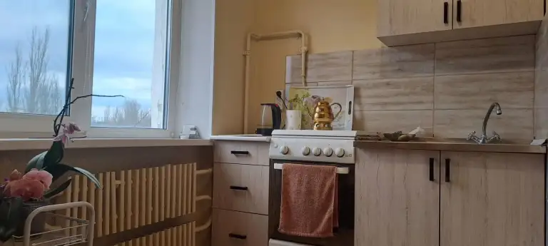 Продам 1-комнатную квартиру в отличном состоянии, на пл. Свободы, кировский район донецка.
Рядом дк франко, ск кировец, супермаркеты, детсад, школа, поликлиника, спорткомплекс с бассейном, хорошая транспортная развязка. Большая кухня. Площадь 36 м. Кв.
5 Эт. /5. Квартира тёплая.
Цена 2,7 млн. Собственник готов рассмотреть предложения по торгу. Больше фото по запросу.
☎☎ +7 949 336 13 92 - фотография - 9