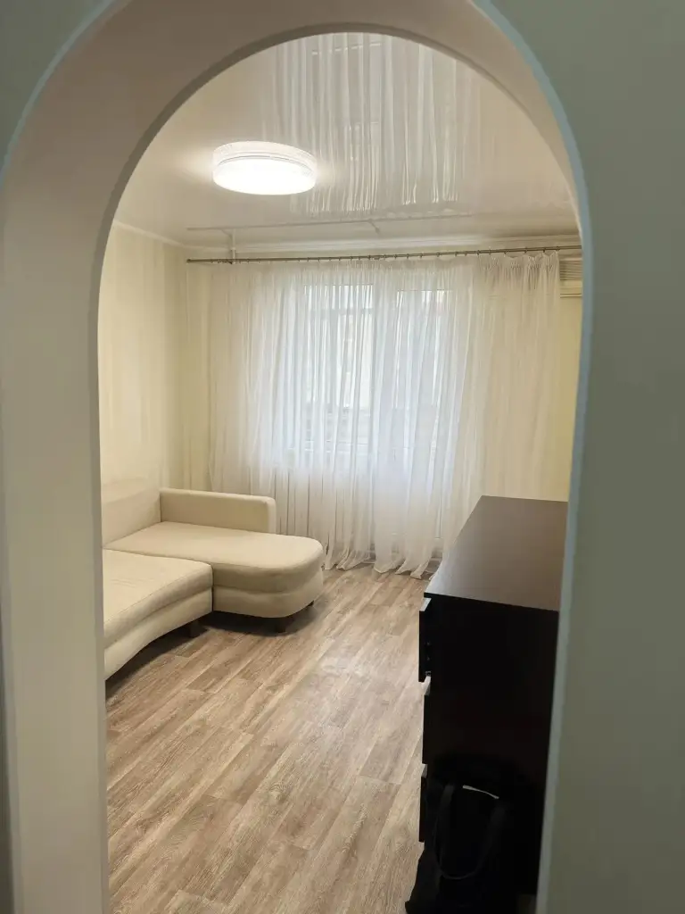 Продам 1-комнатную квартиру на ул. Бирюзова, кировский район донецка.
Отличный ремонт, рядом супермаркеты, детсад, школа, транспорт. Большая кухня. Площадь 30 м. Кв.
7 Эт. /9. Квартира тёплая.
Цена 2,5 млн. Собственник в донецке. Больше фото по запросу.
☎☎ +7 949 336 13 92 - фотография - 5