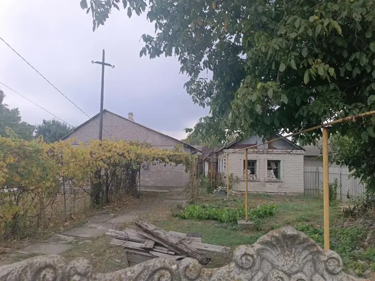 Ппродам
Дом с газом + летняя кухня, 16 соток.
Ориентир – семашко.
Требует вложений, есть частично материалы для ремонта. Дом шпальный, обложен шлакоблоком и кирпичом. Отопление газовое + печное, водоснабжение центральное. Больше фото по запросу.
Цена 1,8 млн. Собственник на сделке.
☎️ +7 949 336 13 96 - фотография - 14