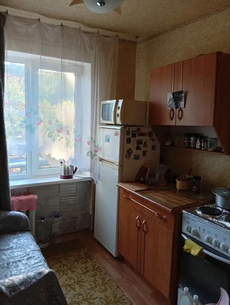 3К. Квартира — куйбышевский район, топаз
Общая площадь — 67 кв. М.
Этаж: 1/9

Все комнаты раздельные, кухня — 8 кв. М. , есть лоджия. Окна пластиковые, состояние жилое. Срочная продажа, торг.

— Стоимость: **3 500 000 ₽**
+7(949)105-35-35, Виктория - фотография - 8
