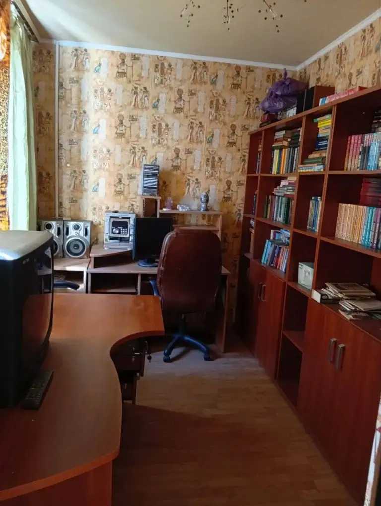 4К. Квартира — киевский район, ул. Батищева, шахтерская площадь
Общая площадь — 91 кв. М.
Этаж: 7/9

Кухня площадью 8,6 кв. М, два санузла. Возможен торг.

— Стоимость: **9 000 000 ₽**
+7(949)105-35-35, Виктория - фотография - 7