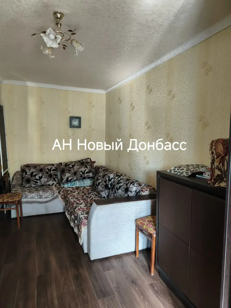 Продажа 1 комнатная квартира
Донецк в киевском районе, ул. Собинова
🔹Площадь: 27 м2 (общая), кухня: 6м2
🔹Этаж: 3 из 4. Дом кирпичный.
👍Отличная планировка в квартире балкон.
📍Инфраструктура: детский сад, школа, магазины, супермаркет.
Документы готовы.
💰Цена: 2.500.000 рублей. Наталья - фотография - 7