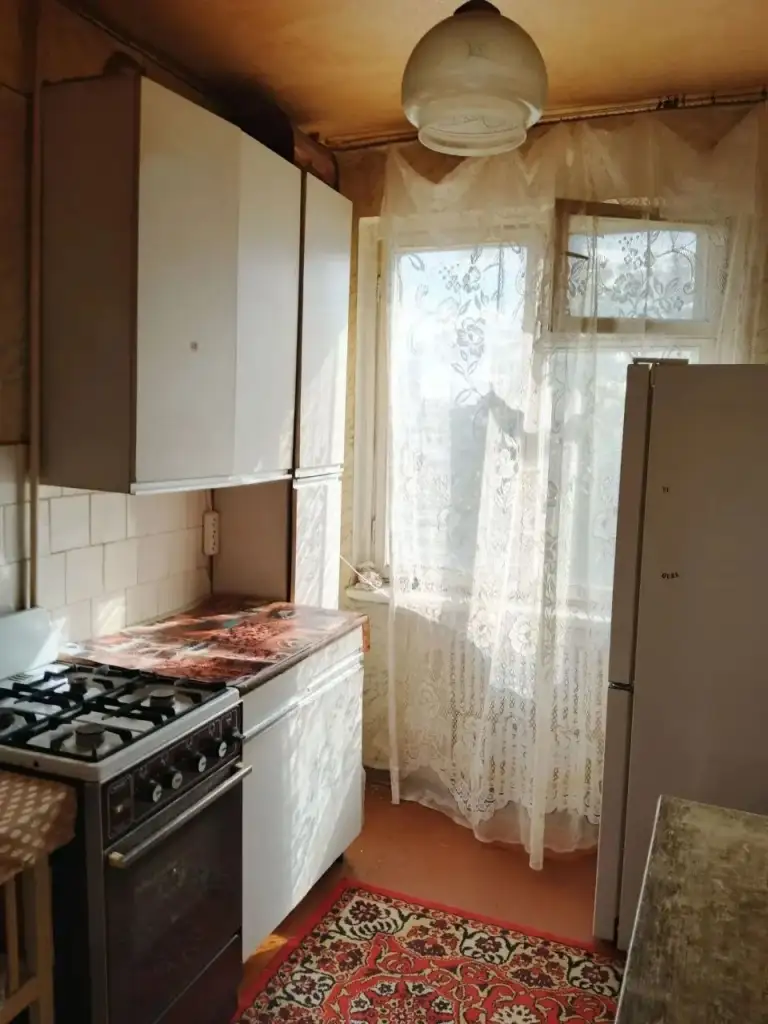 3К. Квартира — киевский район, ул. Политбойцов

Общая площадь — 66 кв. М.
Этаж: 6/9

Балкон застеклён. Окна деревянные. Торг уместен.

— Стоимость: **3 300 000 ₽**
+7(949)105-35-35, Виктория - фотография - 2