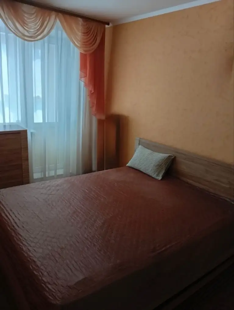 Предлагаю вашему вниманию продажу 2к кв в центре города донецка, ворошиловского района ул. Дзержинского 2
7Эт/9эт
Общ пл -49,8м2 кухня - 8м2
Тёплая благоустроенная квартира, с мебелью бытовой техникой, кондиционерами.
Рядом школа детский сад, супермаркеты, банки, в шаговой доступности центральная площадь ленина.
Удобная транспортная развязка. Всё необходимое для проживания в квартире есть.
Вода в центре города по графику.

8 000 000₽ +Ан вариант
+7 949 095 32 35
Наталья(миранда telegram) - фотография - 5