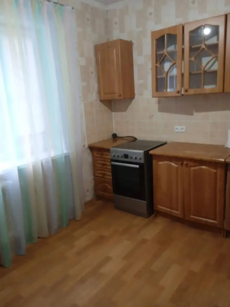 Продается просторная 1-комнатная квартира на дск, рядом текстильщик, петровский р-н донецка
Крупногабаритная, чешка.
Хорошее жилое состояние. Продаётся с мебелью и бт. Площадь 36 м. Кв. Больше фото по запросу
Цена 2,2 млн. Собственник в донецке.
+7 949 336 13 92 - фотография - 2