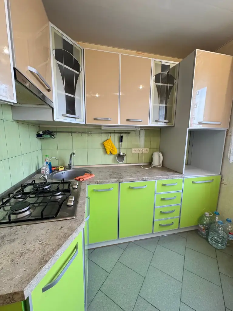 Продажа 3к кв в буденновском районе
По ул. 230 стрелковой дивизии - 32

4Эт /9эт кооперативного дома.
Общ - 70,1 кухня - 8,7м2
Жилая - 40,8м2

Квартира теплпя, пластиковые окна.
Кухня оборудована всей необходимой техникой,
Бонусом посудомоечная машина.
В квартире установленны кондиционеры.
Рядом школа, детский сад, супермаркеты, рынок,
Удобная транспортная развязка, из окон видна дкмд.
Вода по графику.
При желании достаточно места для установки накопителя.
Реальному покупателю скидка.
6 700 000 Р + ан вариант
+7 949 095 32 35
Наталья(миранда, телеграмм) - фотография - 6