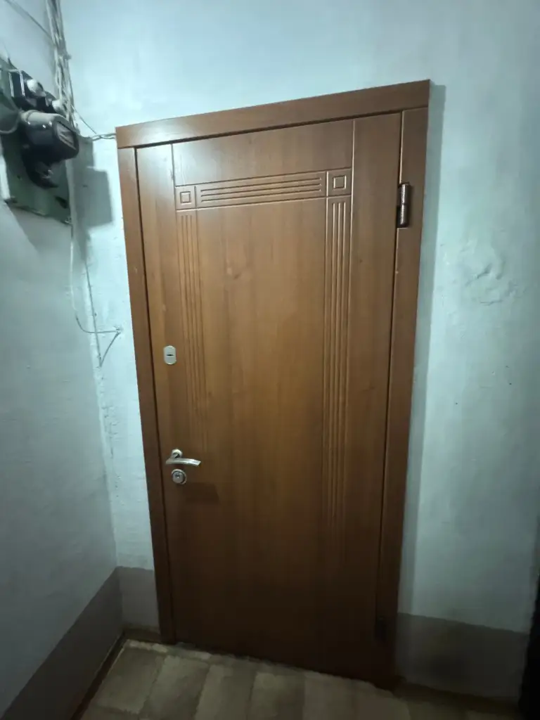 Продажа 3к кв в буденновском районе
По ул. 230 стрелковой дивизии - 32

4Эт /9эт кооперативного дома.
Общ - 70,1 кухня - 8,7м2
Жилая - 40,8м2

Квартира теплпя, пластиковые окна.
Кухня оборудована всей необходимой техникой,
Бонусом посудомоечная машина.
В квартире установленны кондиционеры.
Рядом школа, детский сад, супермаркеты, рынок,
Удобная транспортная развязка, из окон видна дкмд.
Вода по графику.
При желании достаточно места для установки накопителя.
Реальному покупателю скидка.
6 700 000 Р + ан вариант
+7 949 095 32 35
Наталья(миранда, телеграмм) - фотография - 8