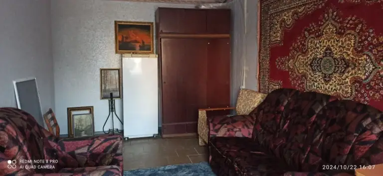 Комната в общежитии — кировский район, текстильщик, ул. Петровского
Общая площадь — 17 кв. М.
Этаж: 7/9

Комната в хорошем состоянии. Бронированная дверь, металлопластиковое окно. Санузел и кухня общие.

Документы готовы.

— Стоимость: **1 000 000 ₽**
+7(949)105-35-35, Виктория - фотография - 8
