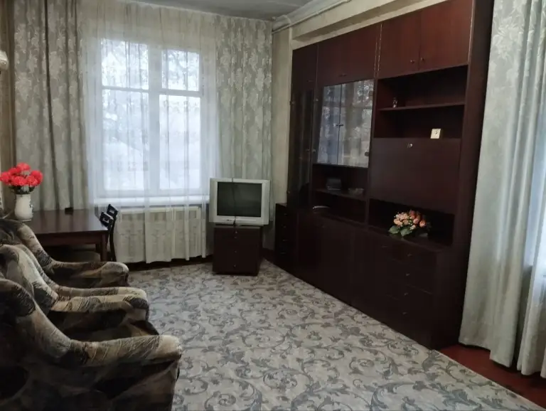 3К. Квартира — ворошиловский район, ул. Щорса, 2
Этаж: 4/4

Квартира в сталинском доме. Вода по графику, газовая колонка.

— Стоимость: **30 000 ₽**
+7(949)105-35-35, Виктория - фотография - 8