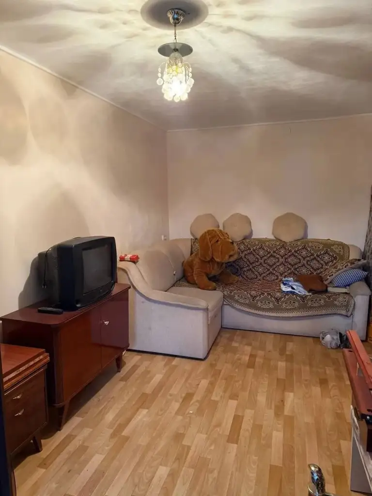 1К. Квартира — киевский район, ул. Челюскинцев, 204

Общая площадь — 32 кв. М.
Этаж: 3/5

Жилая площадь — 16 кв. М. , кухня — 7 кв. М.
Рядом краеведческий музей.

— Стоимость: **3 500 000 ₽**
+7(949)105-35-35, Виктория - фотография - 3