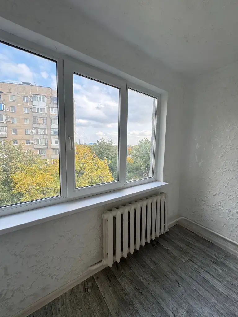 Предоставляем вашему вниманию продажу 4к кв в куйбышевском районе по ул. Сомова 30
Светлая, теплая уютная квартира после капитального ремонта.
5Эт / 5эт
Крыша не течет.
Общ - 60,8 м2
Жилая - 44,5 м2
Кухня - 5,5 м2
Накопитель 750л
Мощный кондиционер расположенный в центральной части квартиры который распределяет прохладу по всем комнатам.
Инфраструктура где находится данный объект очень развита, магазины рынок, школы, сады.
Максимально удобная транспортная развязка.
Реальному покупателю хорошая скидка.

6800 000₽
+7 949 095 32 35
Наталья (миранда, telegram) - фотография - 4
