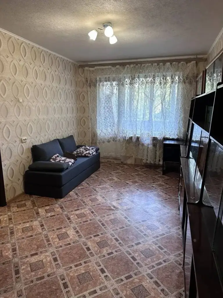 2К. Квартира — калининский район, грузия, пр. Ильича

Этаж: 4/9

Сдам квартиру с мебелью и техникой: диван, кровать, телевизор, стиральная машина, микроволновая печь. Холодильник будет новый, установят бойлер.

Холодная вода круглосуточно, есть накопительный бак.

— Стоимость: **35 000 ₽** + коммунальные услуги + залог

+7(949)105-35-35, Виктория - фотография - 2