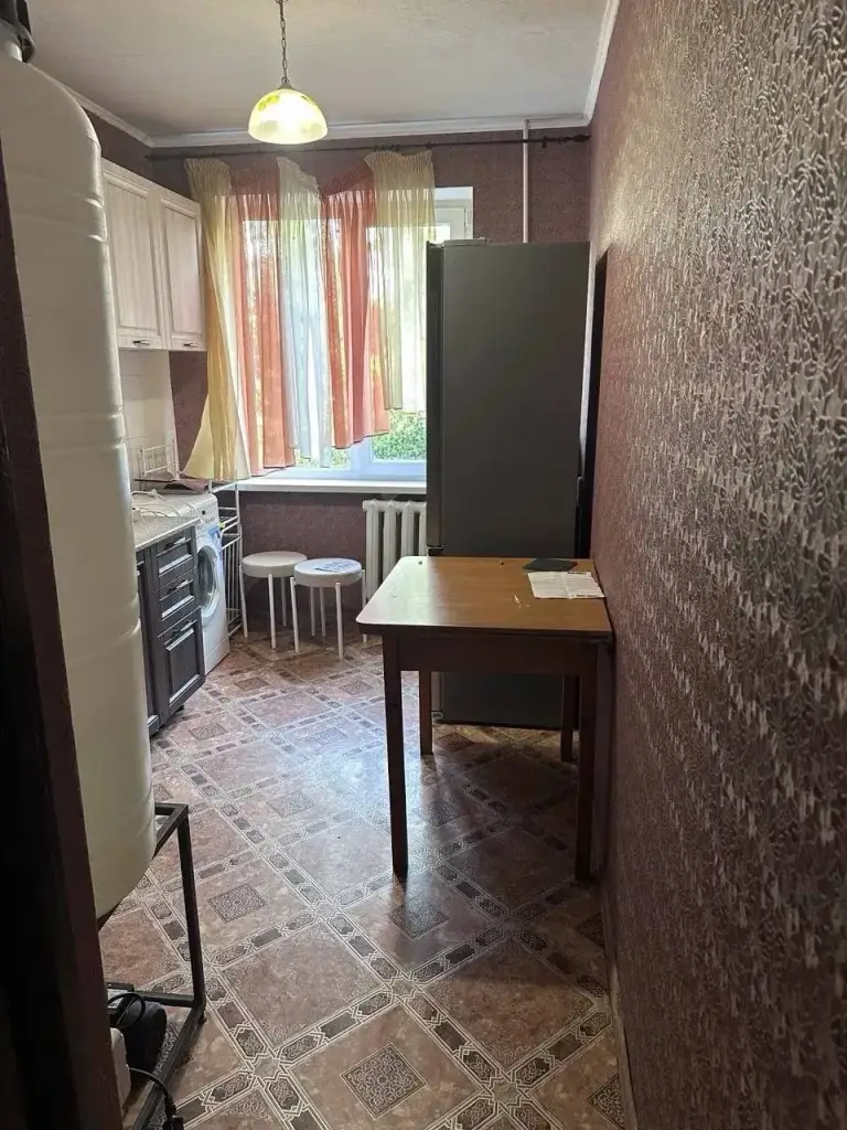 2К. Квартира — калининский район, грузия, пр. Ильича

Этаж: 4/9

Сдам квартиру с мебелью и техникой: диван, кровать, телевизор, стиральная машина, микроволновая печь. Холодильник будет новый, установят бойлер.

Холодная вода круглосуточно, есть накопительный бак.

— Стоимость: **35 000 ₽** + коммунальные услуги + залог

+7(949)105-35-35, Виктория - фотография - 6