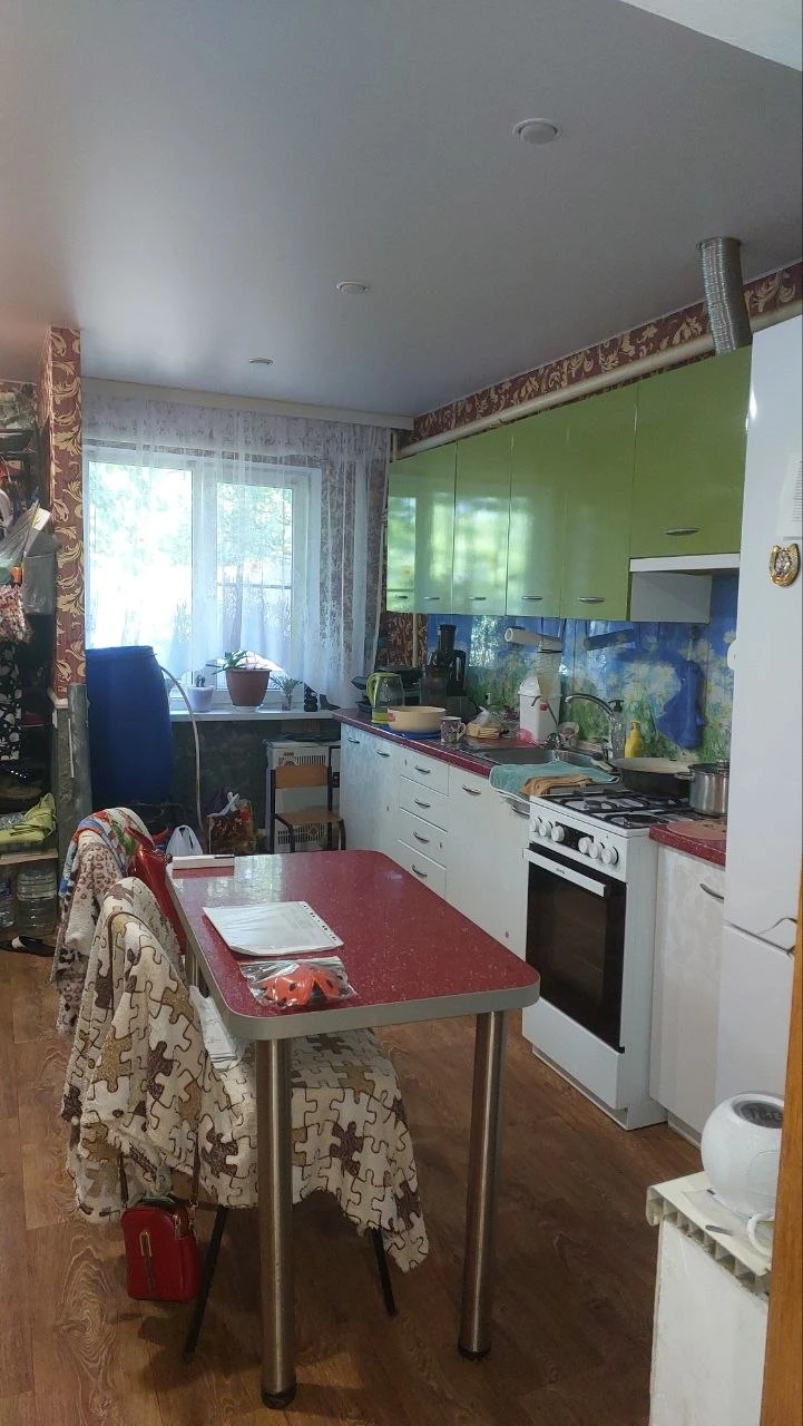2К. Квартира — кировский район, пересечение ул. Куприна и ул. Кирова
Общая площадь — 50 кв. М.
Продаётся 1/3 дома. Квартира на земле, 2 комнаты. Торг.
— Стоимость: **2 600 000 ₽**
+7(949)105-35-35, Виктория - фотография - 4
