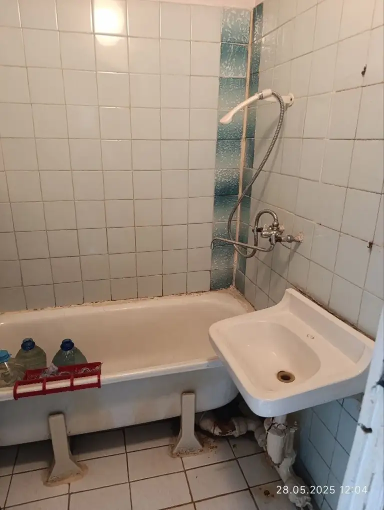 Продам квартиру. Донецк, пролетарский р-н, ул. Щетинина 11
Продается 3 комн. Квартира, 9/9.
Есть теxнический этаж. Состояние квартиры под ремонт. Рядом с домам расположена ас щетинина, магазины, банк, школы, автостоянка.
Документы готовы
Стоимость 4.900.000
+7(949)014-66-70 - Артур - фотография - 7