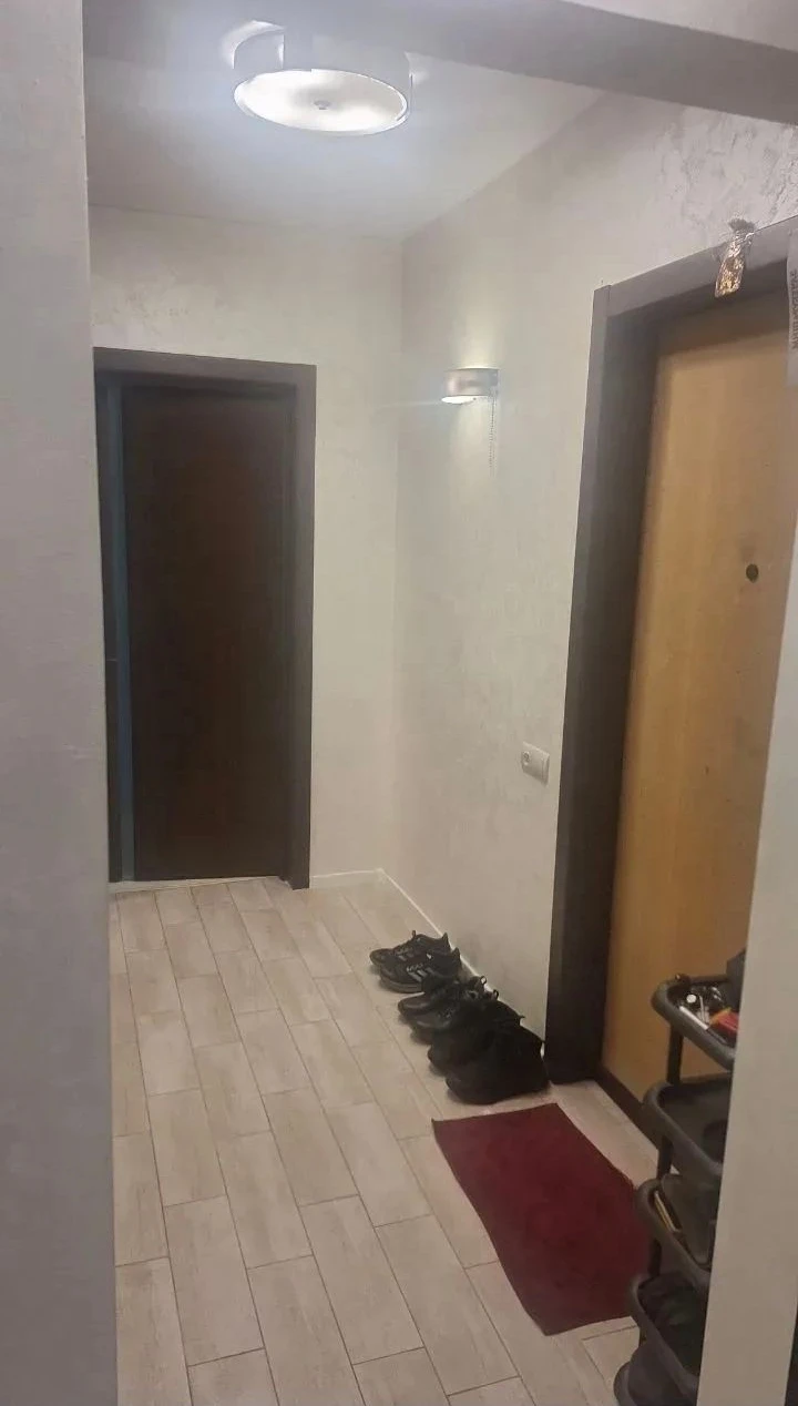 Продам квартиру. Донецк, пролетарский р-н. , ул. Раздольная
Продается 2 комн. Квартира, этаж 9/9, площадь 50 м²
Мебель вся остается. Сделан ремонт в 2016 году, никто не жил с этого времени. 3 кондиционера, посудомоечная машина. Санузел раздельный.
Вода по графику, напор хороший. Новая электрика, сантехника. Полы с подогревом. Крыша не течет.
Стоимость 5.000.000 рублей
+7(949)014-66-70 - Артур - фотография - 1