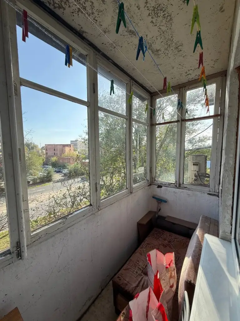 2К. Квартира — калининский район, ул. Дзержинского, 65
Общая площадь — 50 кв. М.
Этаж: 4/9

Район облгаи. Жилое состояние, кухня 7,5 кв. М. Мебель остается. Вода подается по графику.

Возможна продажа с гаражом.

— Стоимость: **4 300 000 ₽**
+7(949)105-35-35, Виктория - фотография - 5