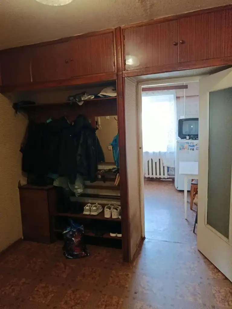Продам 3-комнатную квартиру на пл. Свободы, кировский р-н донецка.
Отличный 3 этаж /5. Все комнаты раздельные. Жилая, под ремонт.
Рядом магазины, школа, детсад, спорткомплекс, дк франко, хорошая транспортная развязка.
65 М2, документы готовы. Больше фото по запросу.
Цена 3,8 млн. Собственник в донецке.
+7 949 336 13 92 - фотография - 9