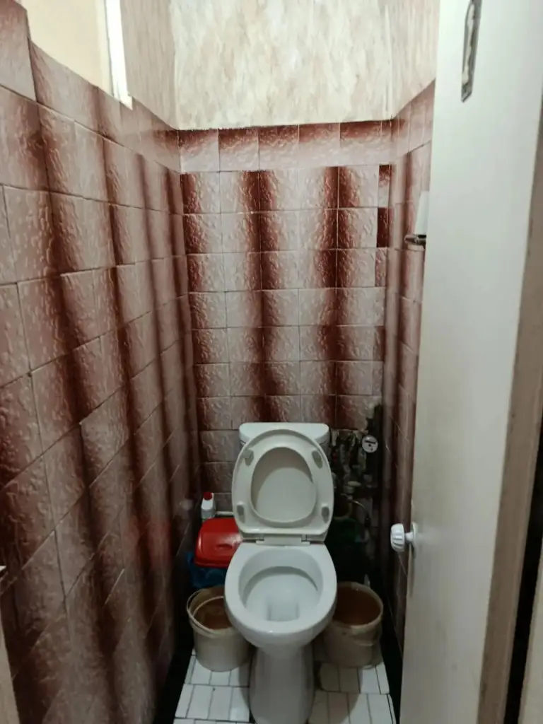 Продам 3-комнатную квартиру на пл. Свободы, кировский р-н донецка.
Отличный 3 этаж /5. Все комнаты раздельные. Жилая, под ремонт.
Рядом магазины, школа, детсад, спорткомплекс, дк франко, хорошая транспортная развязка.
65 М2, документы готовы. Больше фото по запросу.
Цена 3,8 млн. Собственник в донецке.
+7 949 336 13 92 - фотография - 7