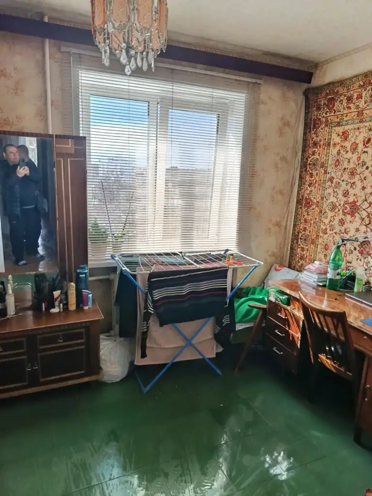 Продам 3-комнатную квартиру на пл. Свободы, кировский р-н донецка.
Отличный 3 этаж /5. Все комнаты раздельные. Жилая, под ремонт.
Рядом магазины, школа, детсад, спорткомплекс, дк франко, хорошая транспортная развязка.
65 М2, документы готовы. Больше фото по запросу.
Цена 3,8 млн. Собственник в донецке.
+7 949 336 13 92 - фотография - 5