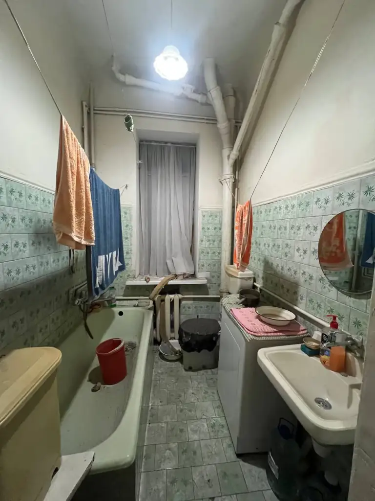 2К. Квартира — ворошиловский район, пл. Ленина, донбасс палас, ул. Артема, 78
Общая площадь — 46 кв. М.
Комнаты смежные, окна выходят во двор. Квартира не угловая, под ремонт. Жилая площадь — 30 кв. М. , кухня — 5 кв. М. Документы в порядке. Возможен торг.
— Стоимость: **5 000 000 ₽**
+7(949)105-35-35, Виктория - фотография - 7