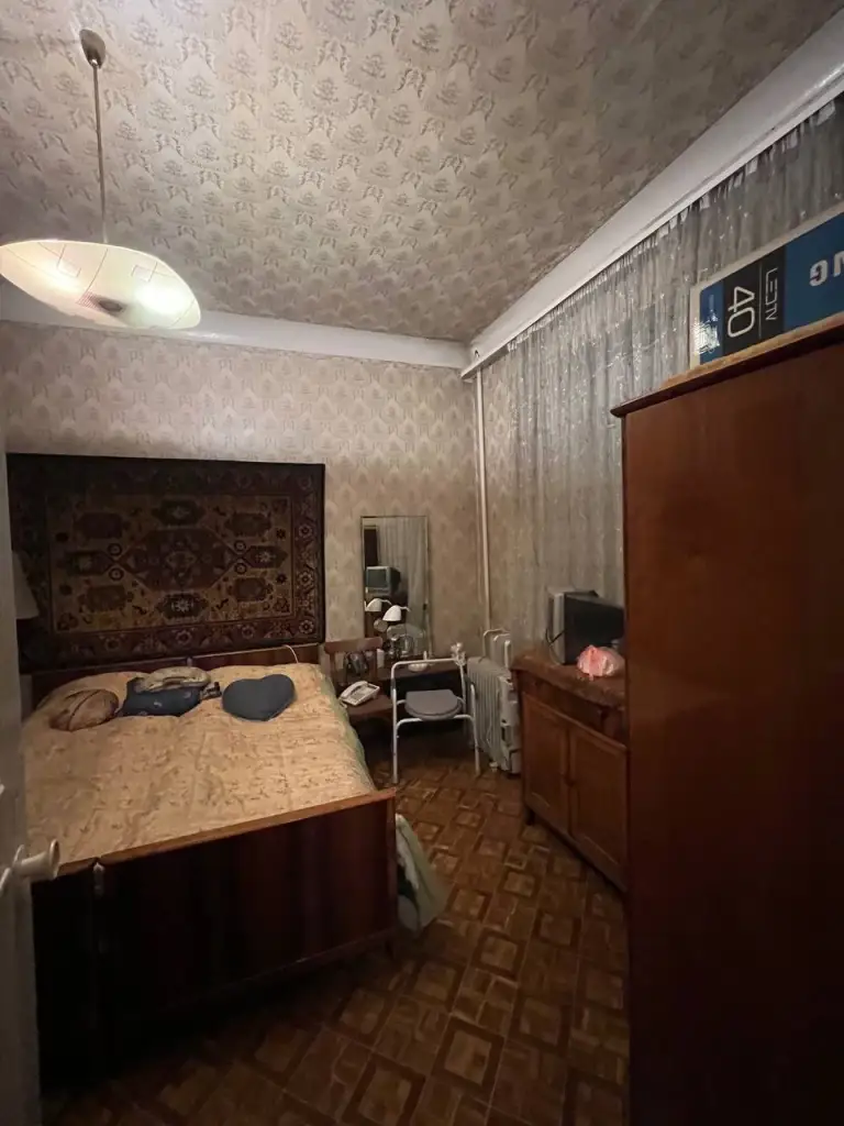 2К. Квартира — ворошиловский район, пл. Ленина, донбасс палас, ул. Артема, 78
Общая площадь — 46 кв. М.
Комнаты смежные, окна выходят во двор. Квартира не угловая, под ремонт. Жилая площадь — 30 кв. М. , кухня — 5 кв. М. Документы в порядке. Возможен торг.
— Стоимость: **5 000 000 ₽**
+7(949)105-35-35, Виктория - фотография - 2