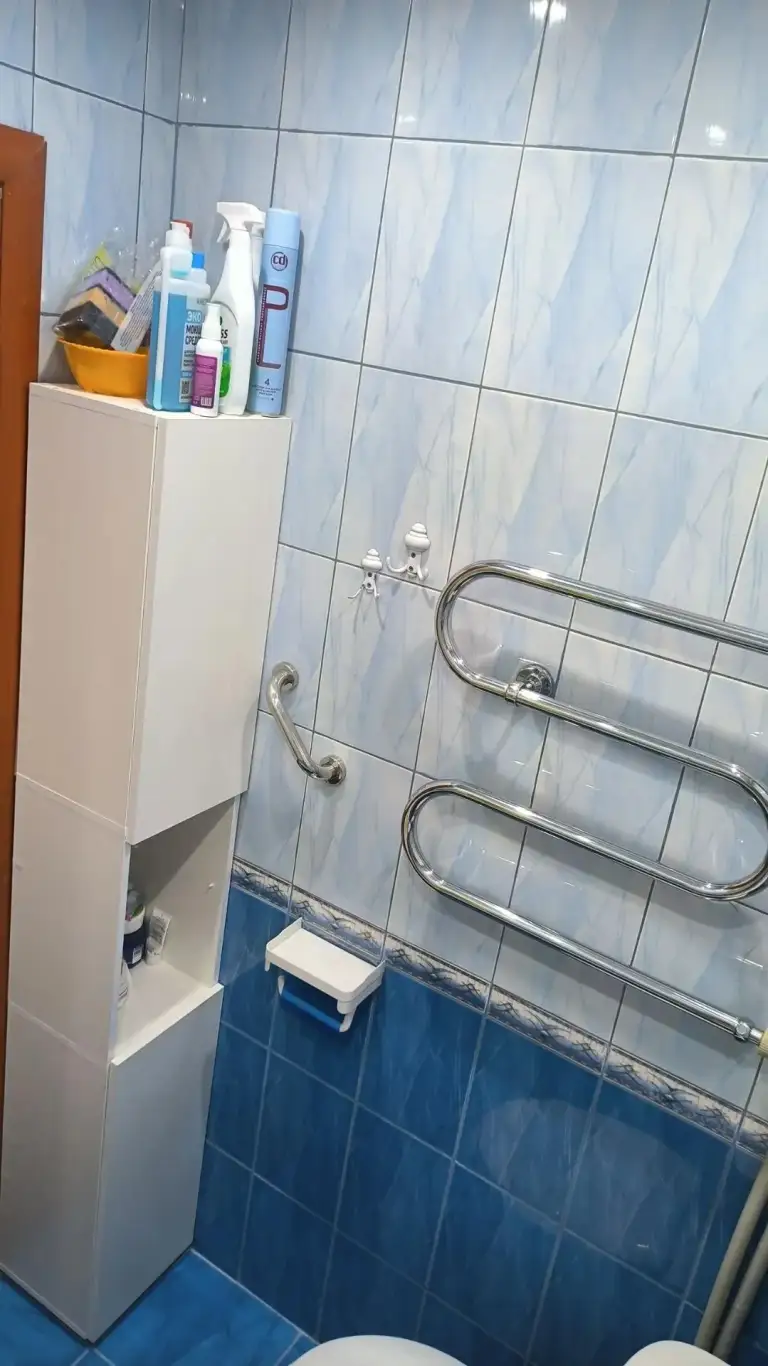 Продам 2-комнатную квартиру на пл. Свободы, кировский р-н донецка.
5 Этаж /5. С крышей всё в порядке. Квартира с ремонтом.
Рядом магазины, школа, детсад, спорткомплекс, дк франко, хорошая транспортная развязка.
45 М2, документы готовы. Больше фото по запросу.
Цена 4,3 млн. Собственник в донецке.
+7 949 336 13 92 - фотография - 5