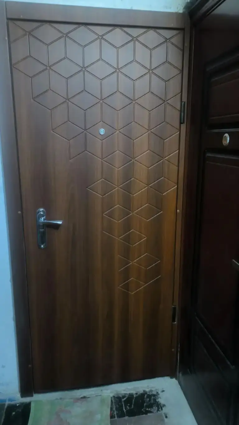 Продам 2-комнатную квартиру на пл. Свободы, кировский р-н донецка.
5 Этаж /5. С крышей всё в порядке. Квартира с ремонтом.
Рядом магазины, школа, детсад, спорткомплекс, дк франко, хорошая транспортная развязка.
45 М2, документы готовы. Больше фото по запросу.
Цена 4,3 млн. Собственник в донецке.
+7 949 336 13 92 - фотография - 8